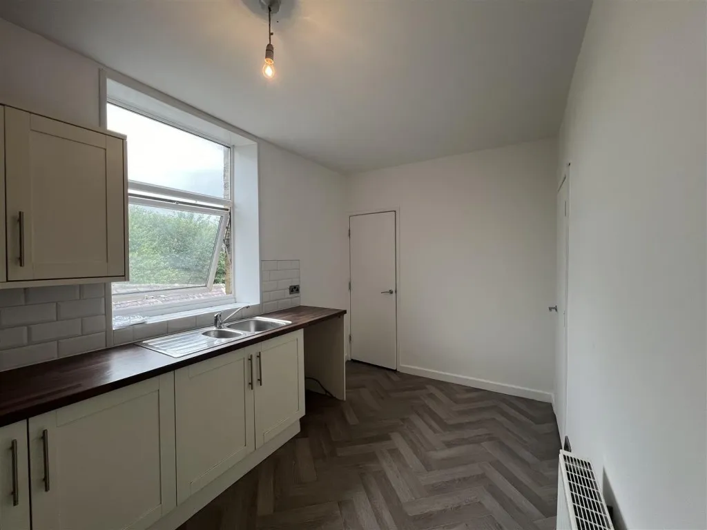Parkwood Street, Keighley, BD21, photo 5