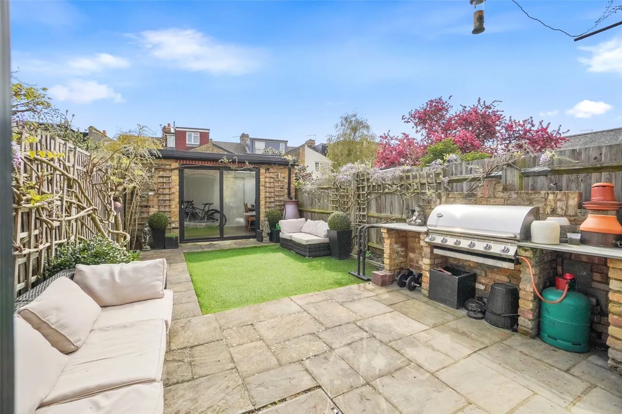 Gould Road, Twickenham, TW2 6RN, photo 2