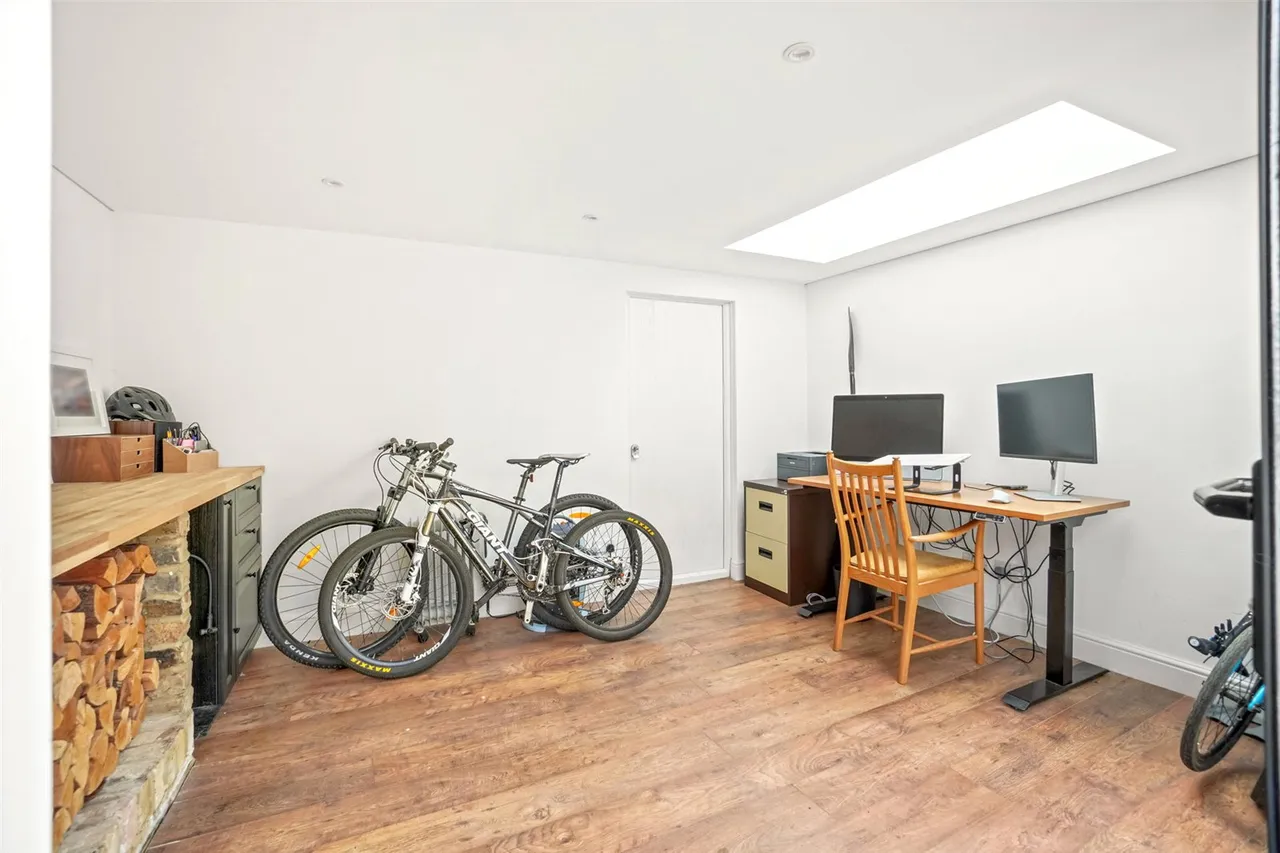 Gould Road, Twickenham, TW2 6RN, photo 14