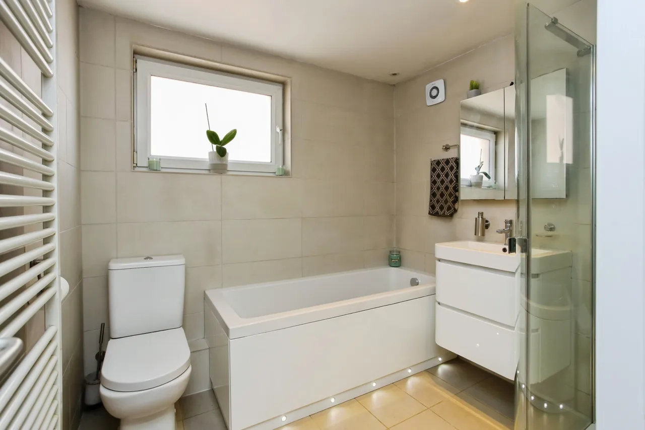 Howland Road, Marden, TN12, photo 14