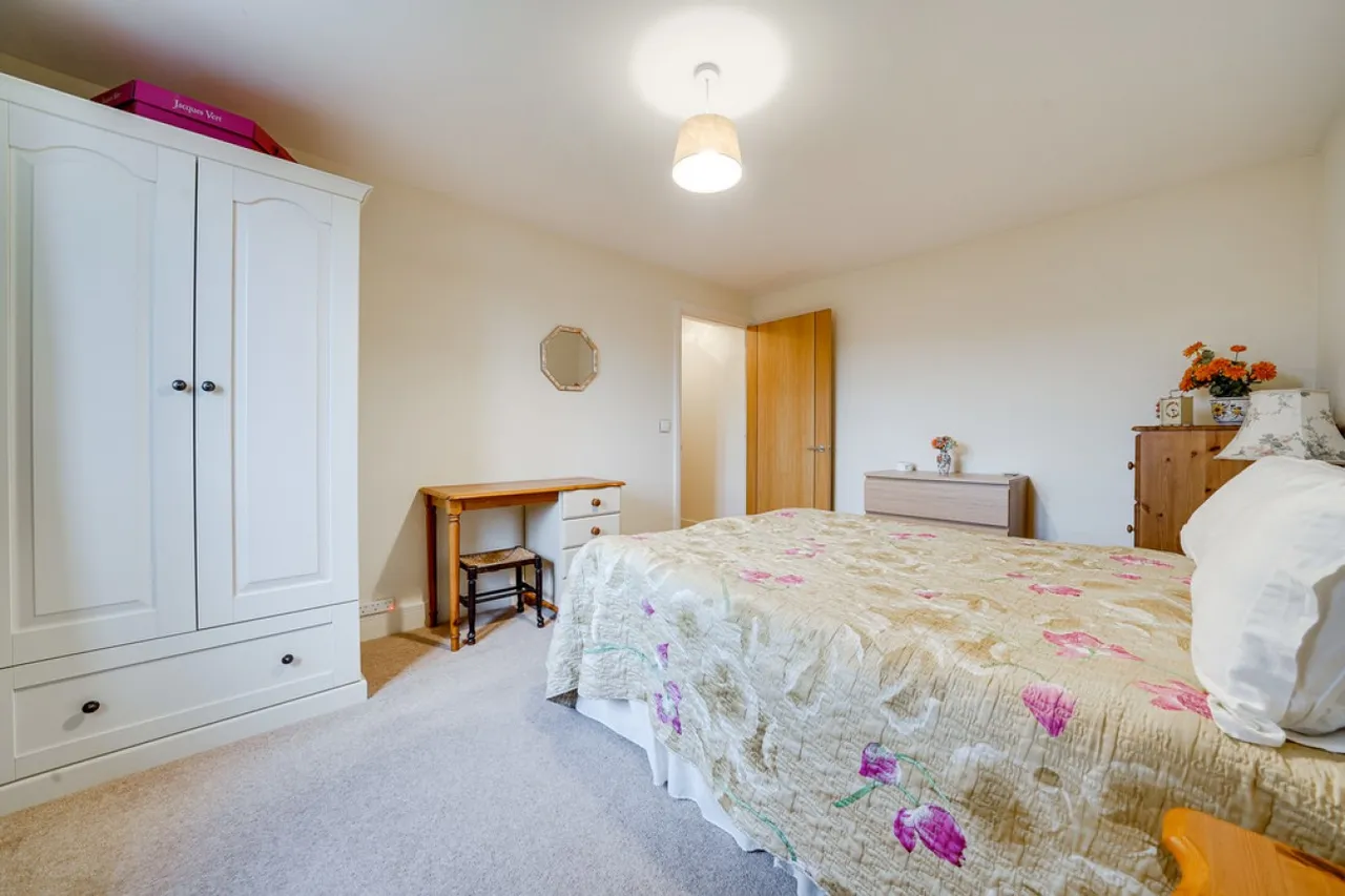 Goodes Court, Royston, SG8, photo 5