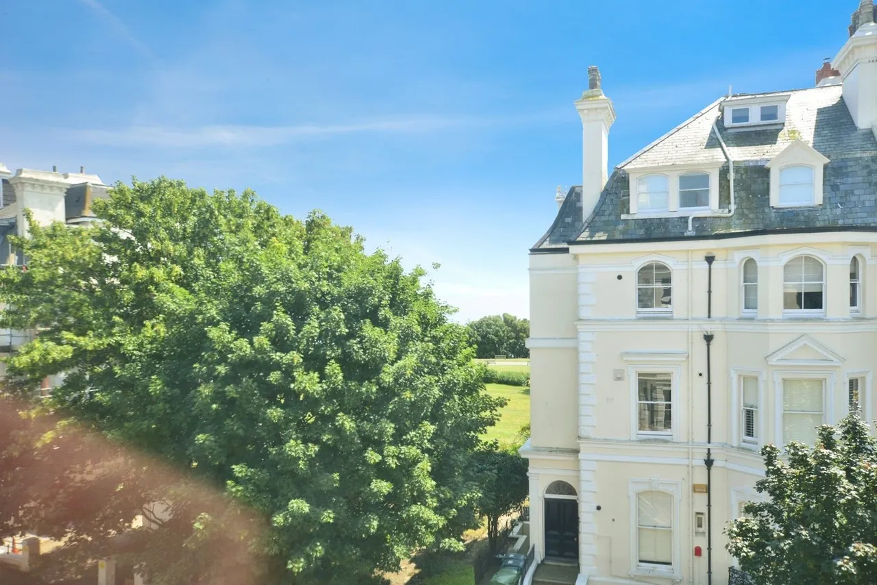 Clifton Crescent, Folkestone, Kent, CT20, photo 24