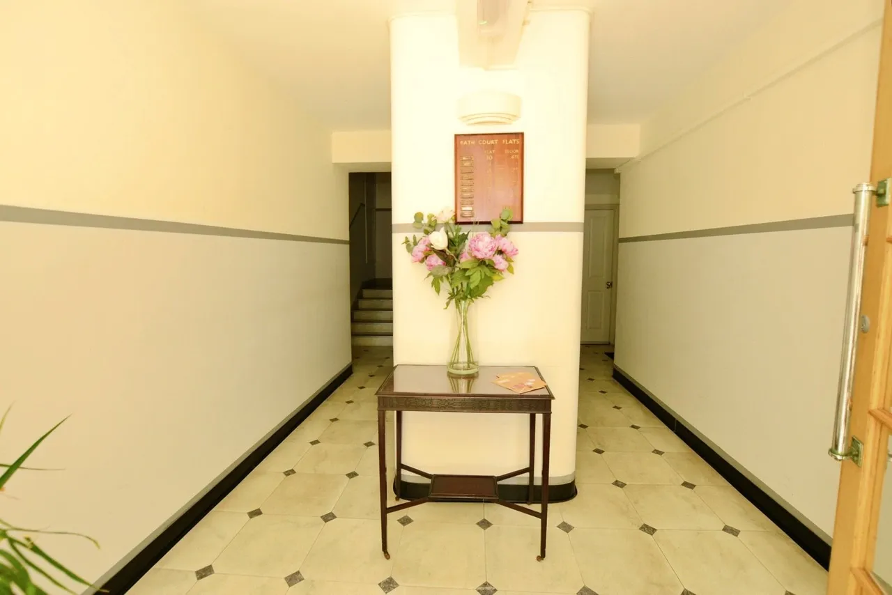 Clifton Crescent, Folkestone, Kent, CT20, photo 9
