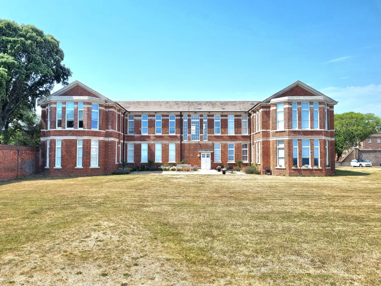 2 bed flat to rent — Royal Haslar, Gosport