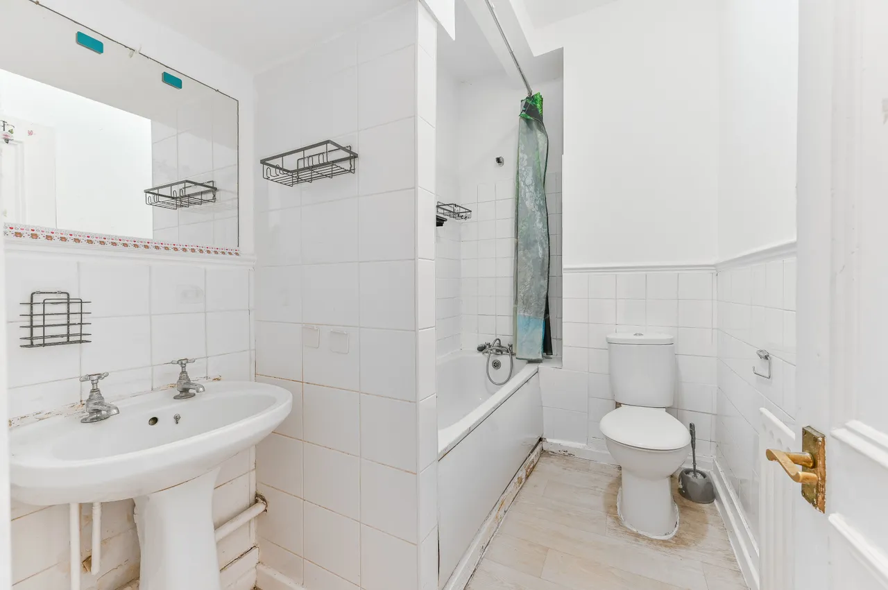 Flat 2, 24 Kent House Road, London, photo 5