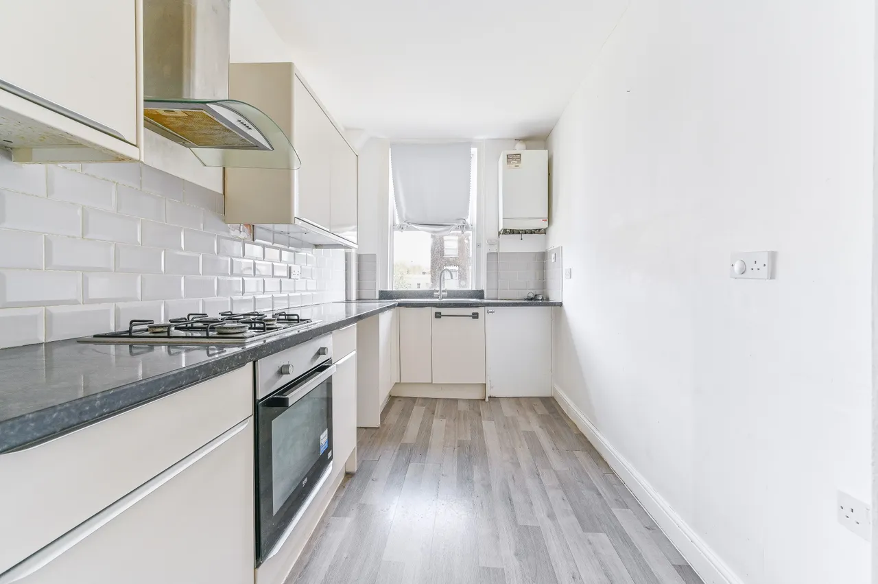 Flat 2, 24 Kent House Road, London, photo 3