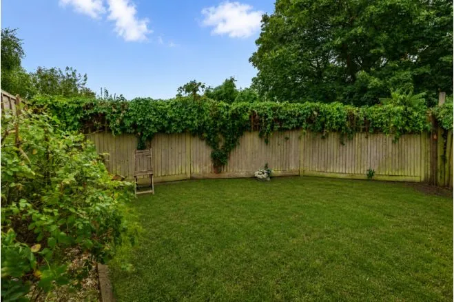 Common Road, Redhill, RH1, photo 25