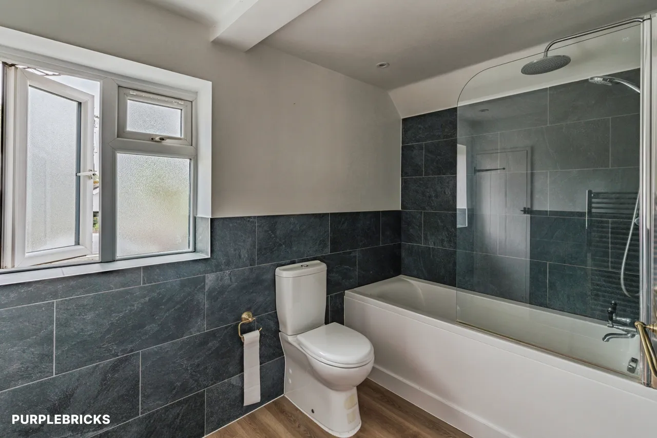 Common Road, Redhill, RH1, photo 22
