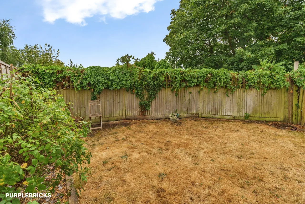 Common Road, Redhill, RH1, photo 32