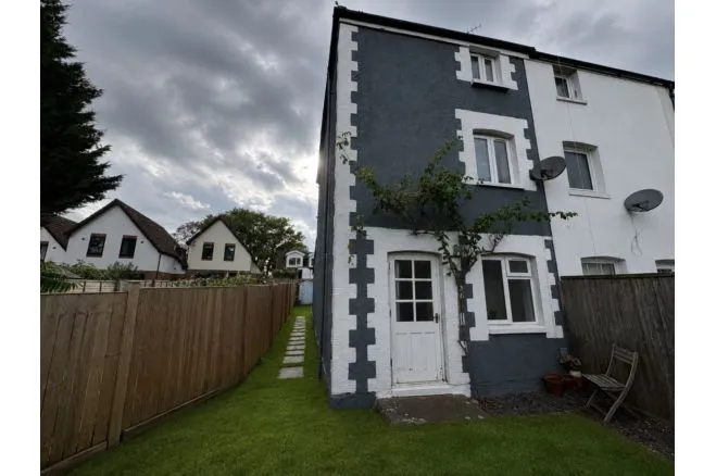 Common Road, Redhill, RH1, photo 26