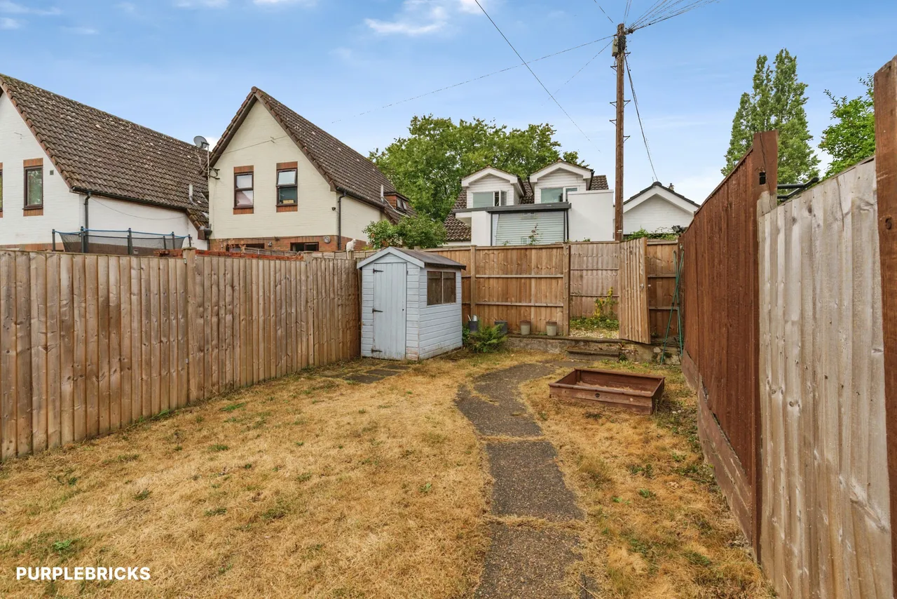 Common Road, Redhill, RH1, photo 46