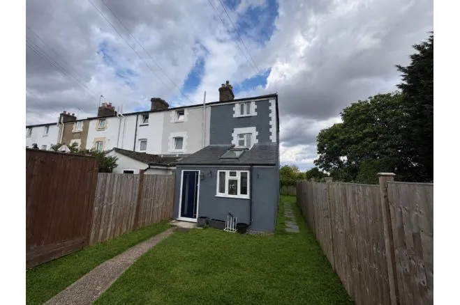 Common Road, Redhill, RH1, photo 62
