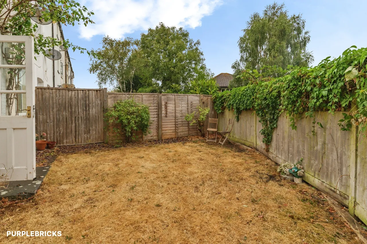 Common Road, Redhill, RH1, photo 41