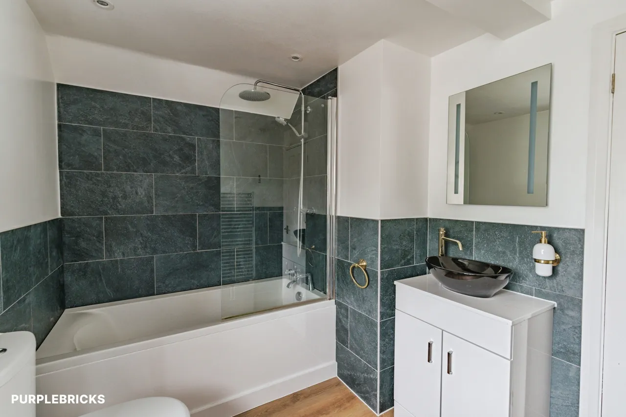 Common Road, Redhill, RH1, photo 21