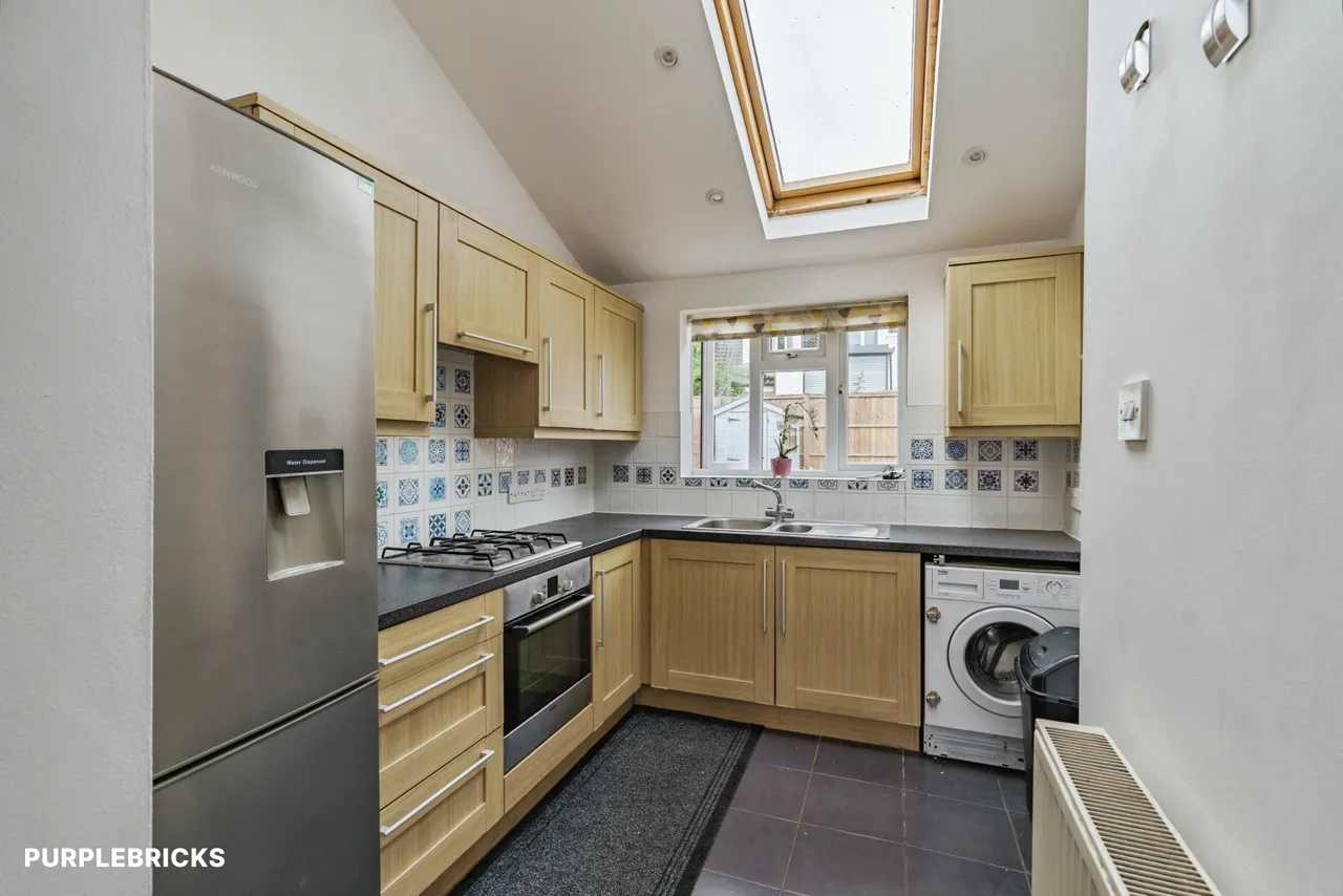 Common Road, Redhill, RH1, photo 28