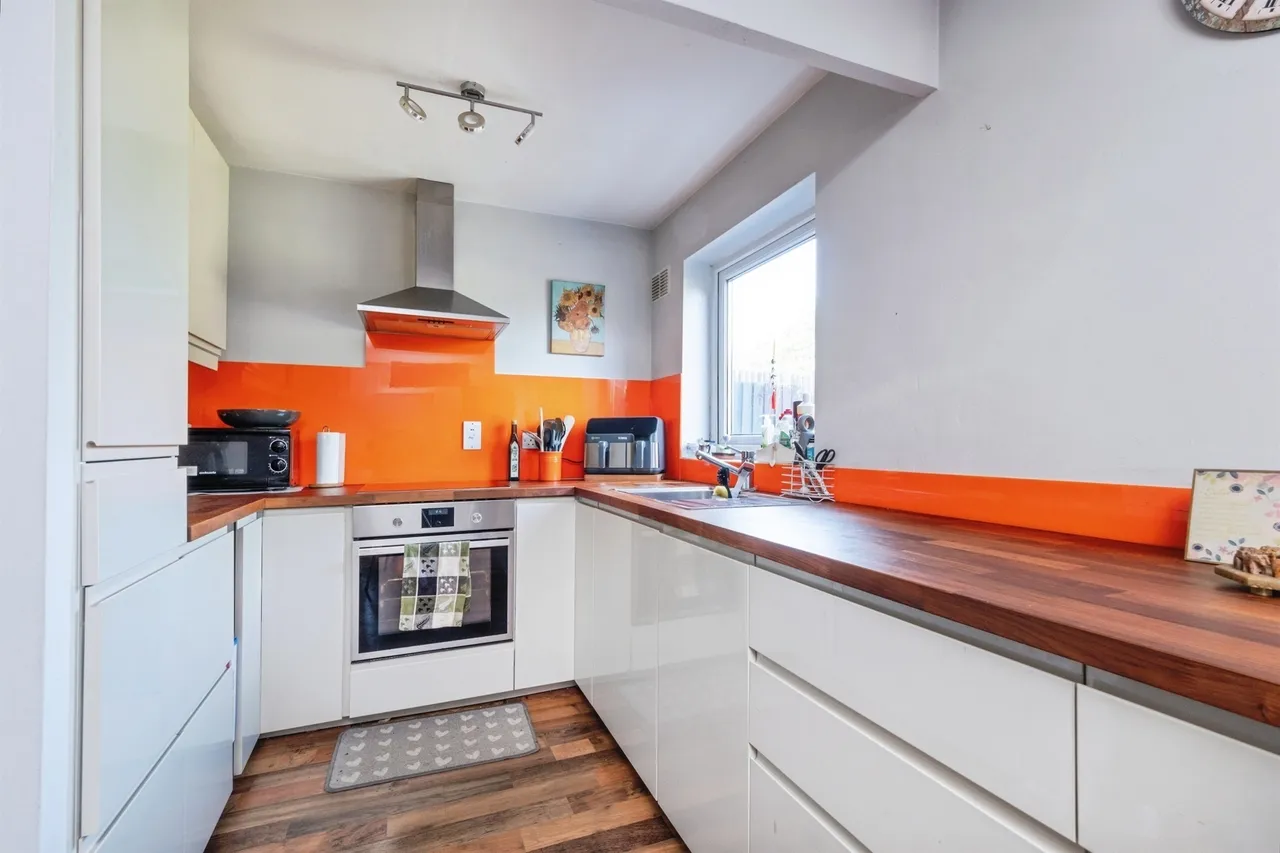 Coopers Mews, Neath Hill, MK14, photo 3