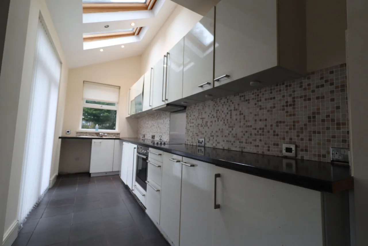 Bromborough Road, Bebington, CH63, photo 8