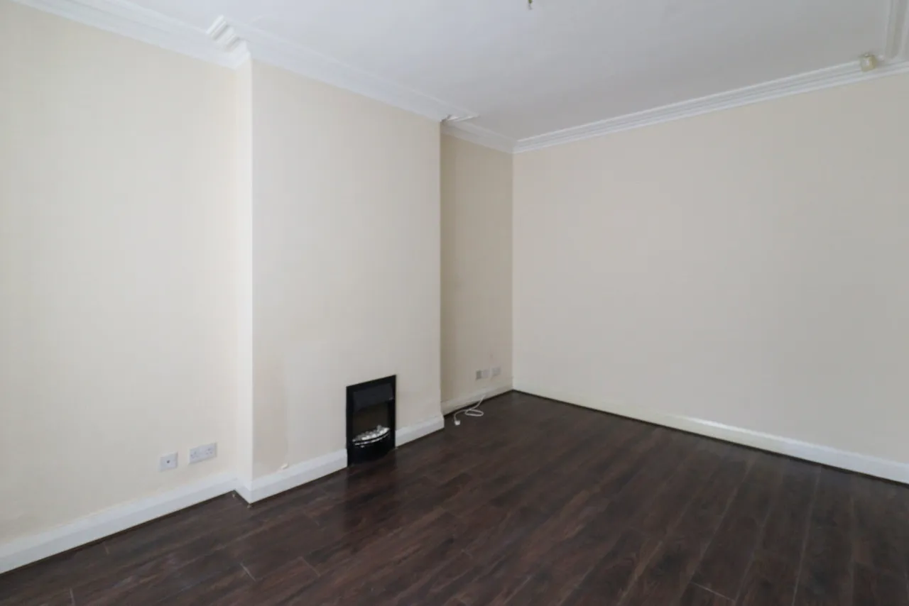 Bromborough Road, Bebington, CH63, photo 4