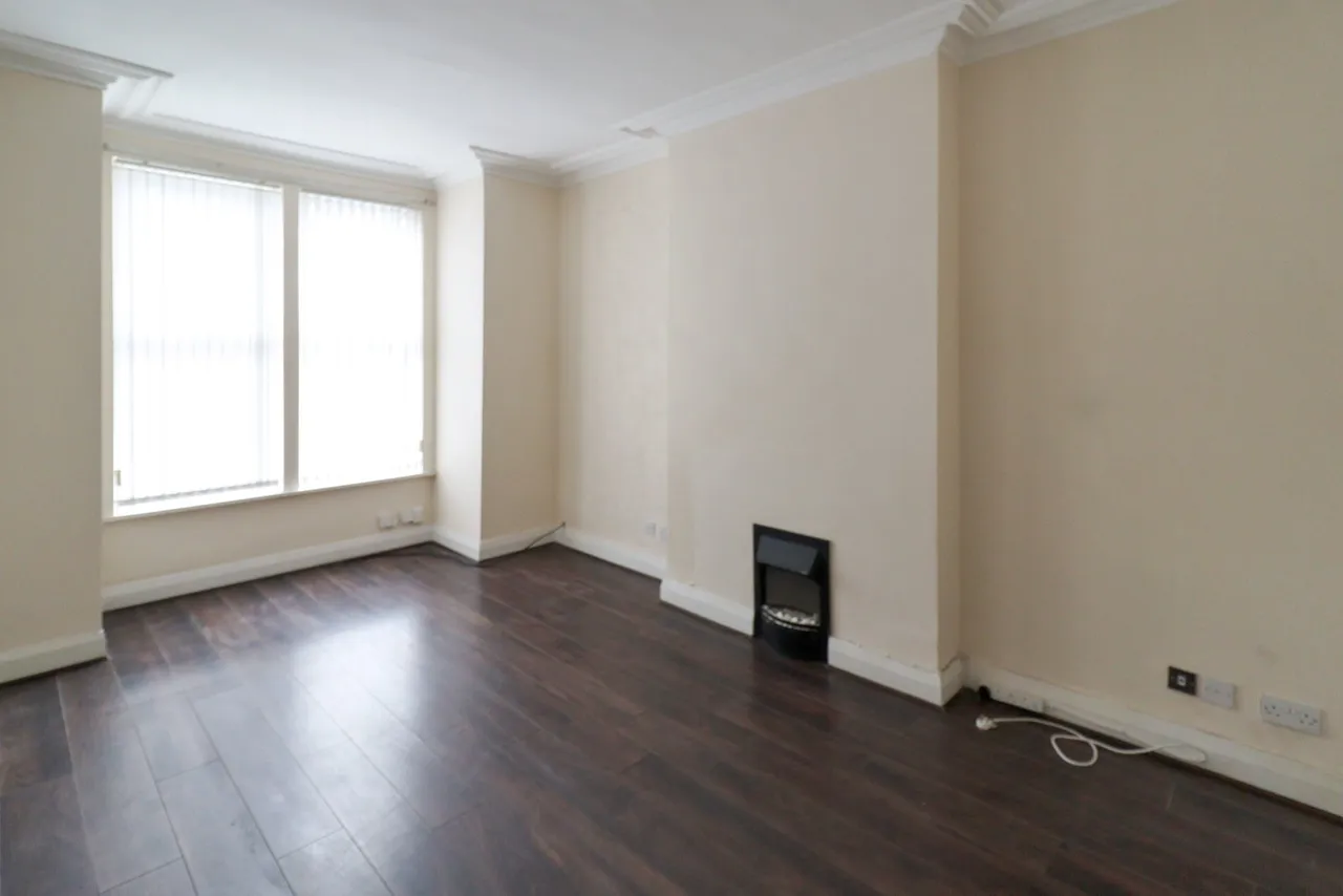 Bromborough Road, Bebington, CH63, photo 3