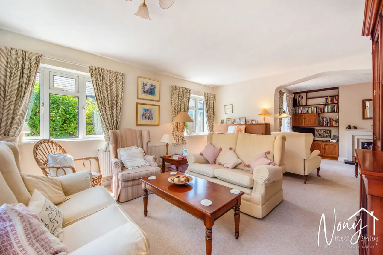 Hazeley Road, Twyford, SO21, photo 2