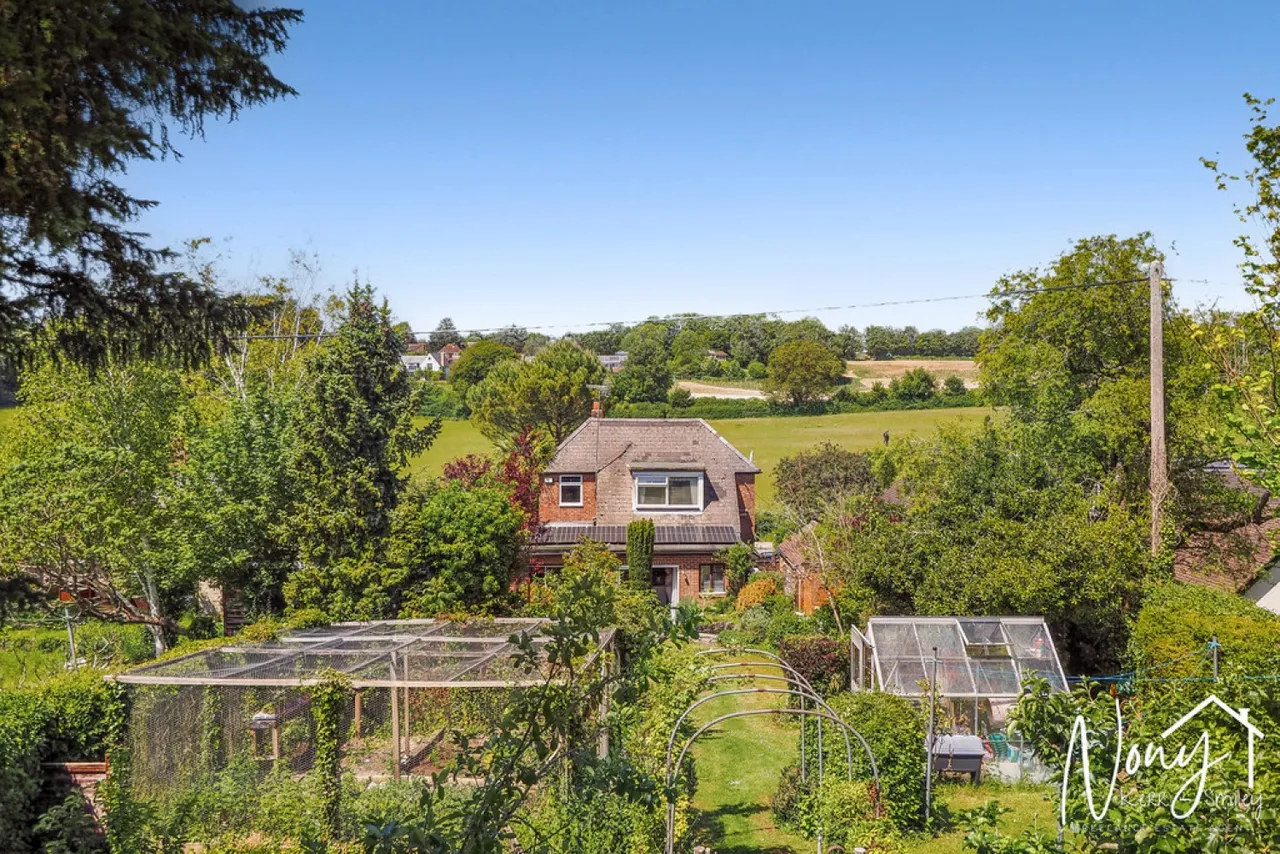 3 bed house for sale, Hazeley Road, Twyford, SO21