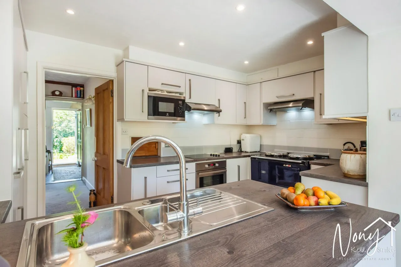 Hazeley Road, Twyford, SO21, photo 5