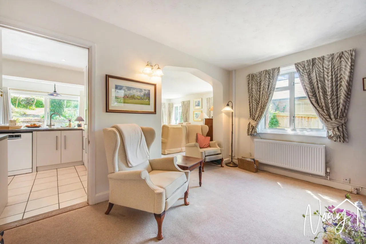 Hazeley Road, Twyford, SO21, photo 10