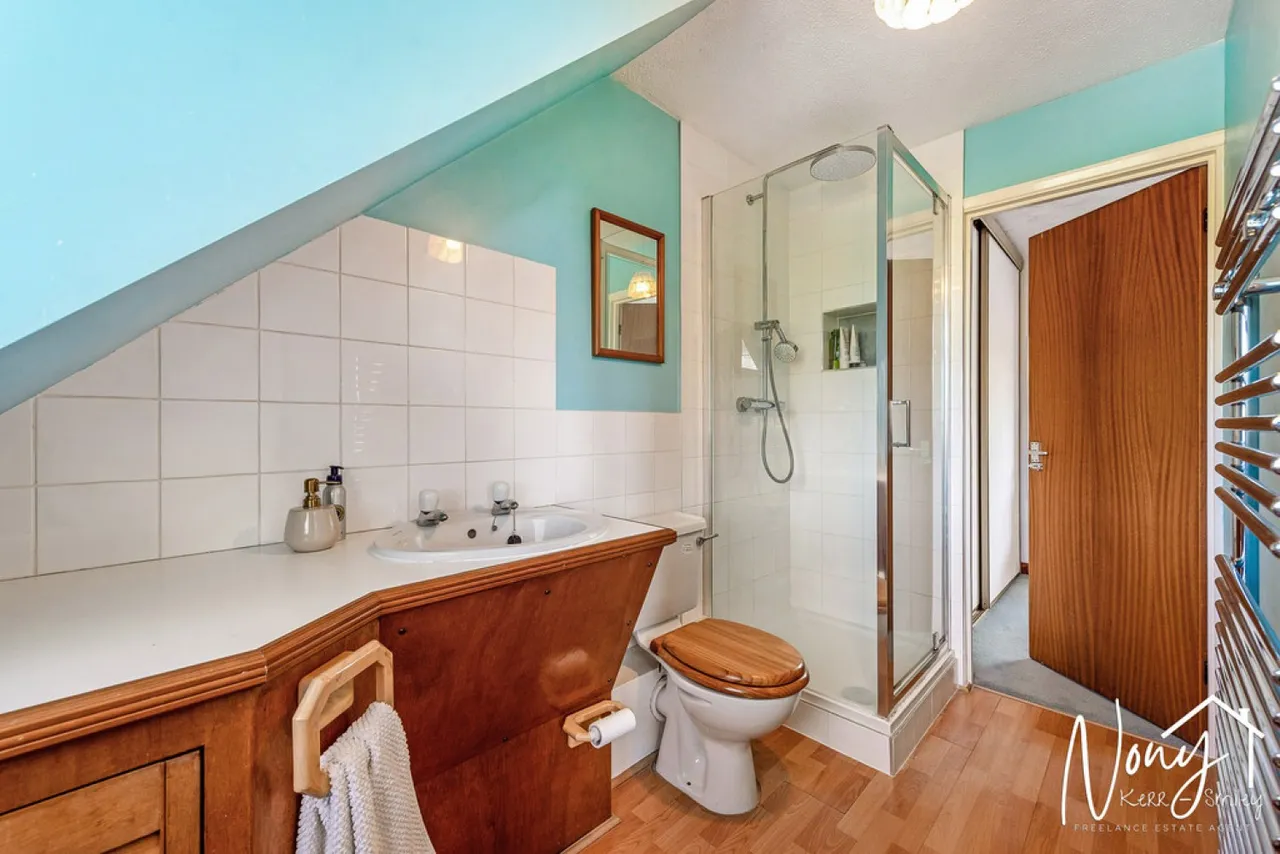 Hazeley Road, Twyford, SO21, photo 21