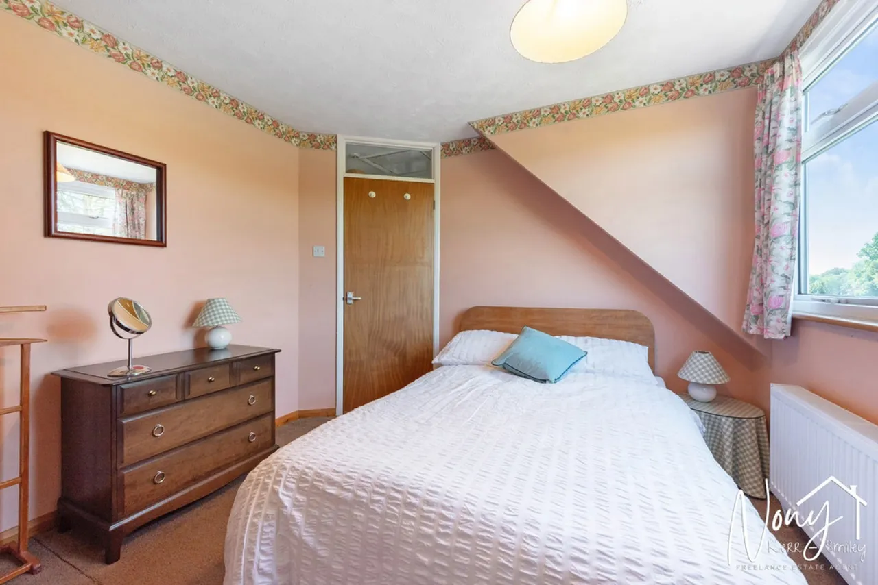 Hazeley Road, Twyford, SO21, photo 22