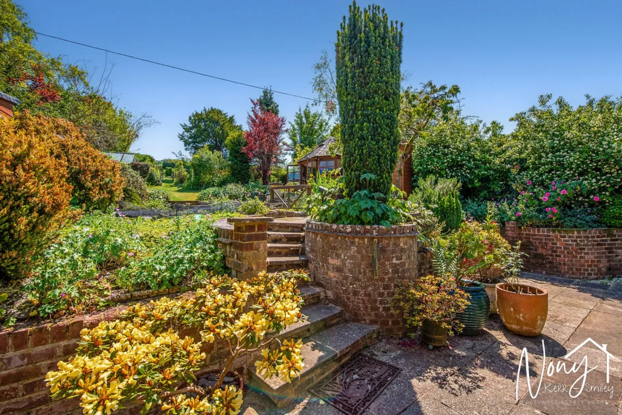Hazeley Road, Twyford, SO21, photo 30