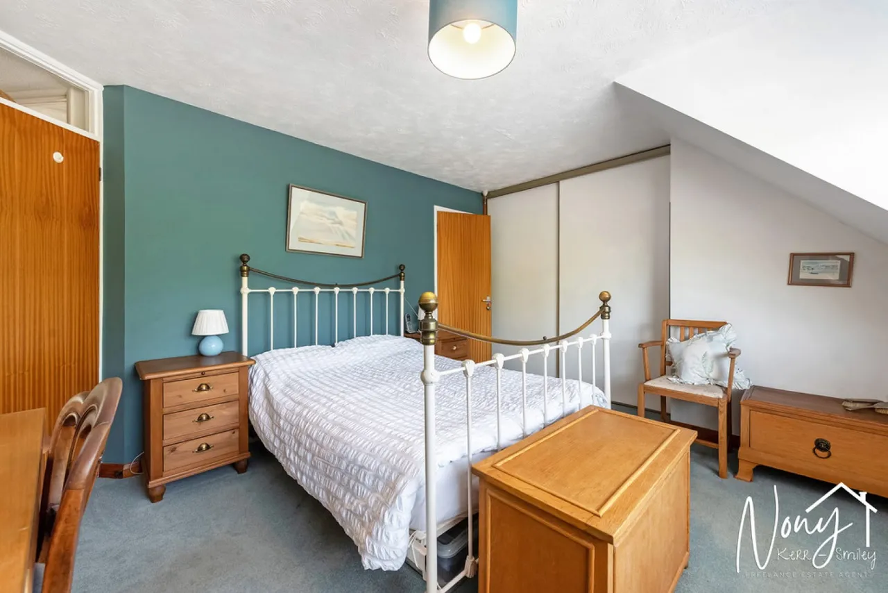 Hazeley Road, Twyford, SO21, photo 19