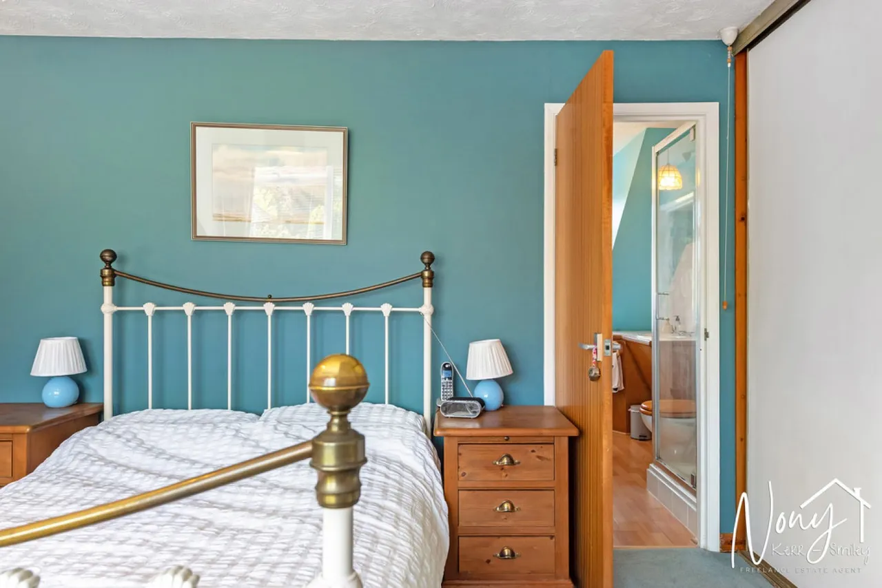 Hazeley Road, Twyford, SO21, photo 20