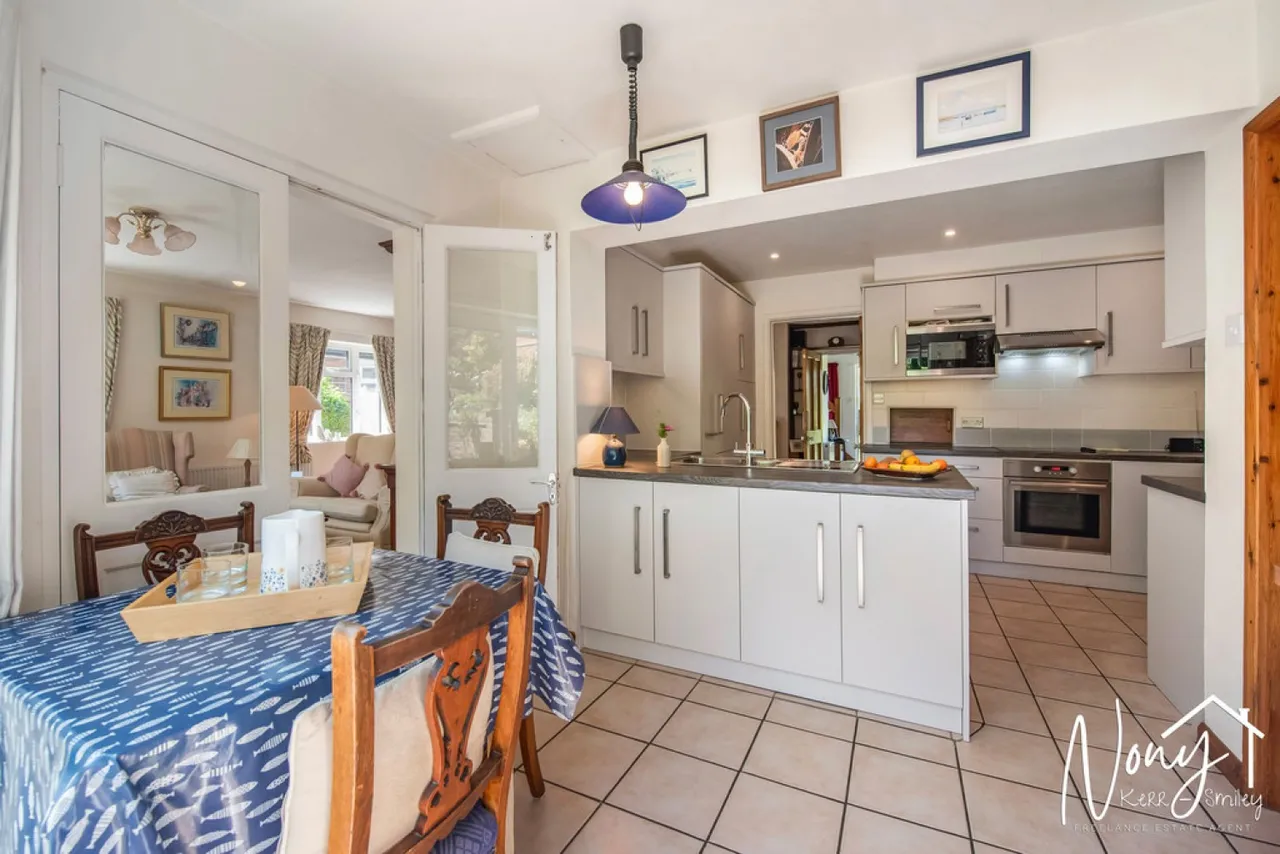 Hazeley Road, Twyford, SO21, photo 7