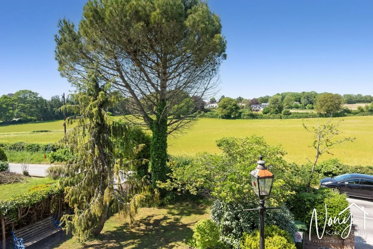 Hazeley Road, Twyford, SO21, photo 4