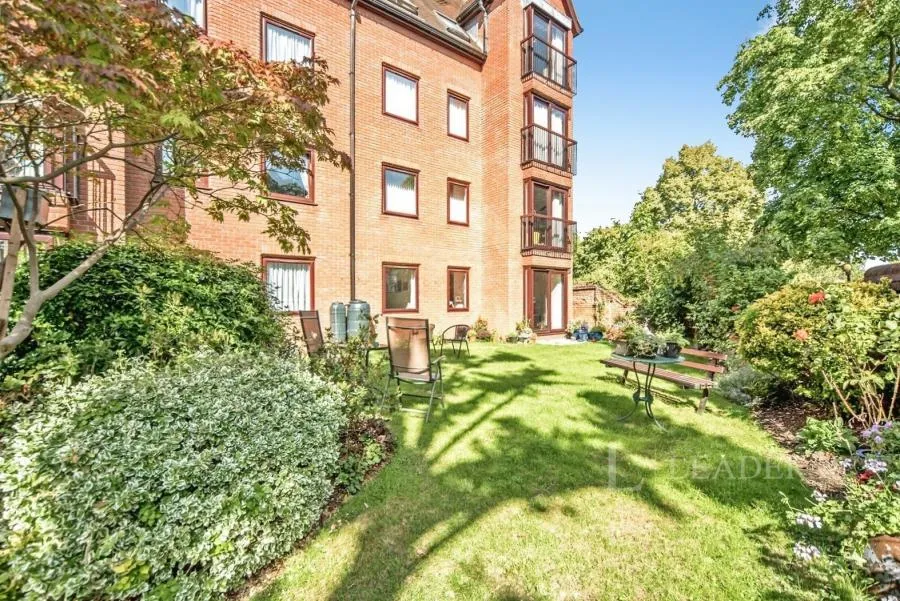 Warwick Avenue, Bedford, MK40, photo 2