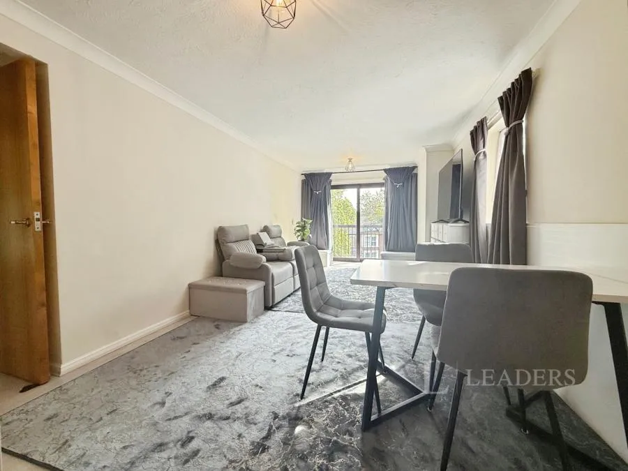 Warwick Avenue, Bedford, MK40, photo 4