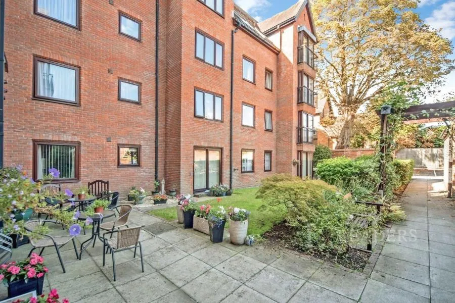Warwick Avenue, Bedford, MK40, photo 11
