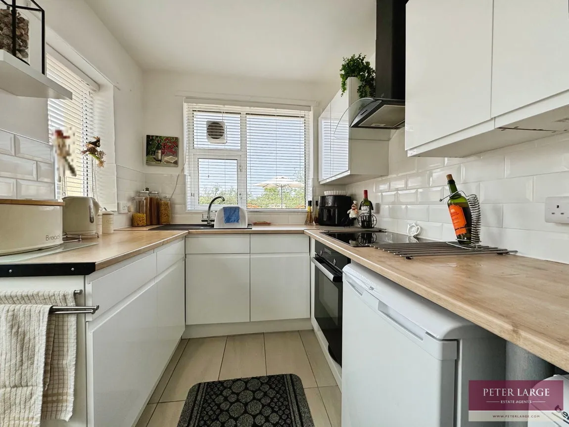 Regent Road, Rhyl, Denbighshire, LL18 4BA, photo 7