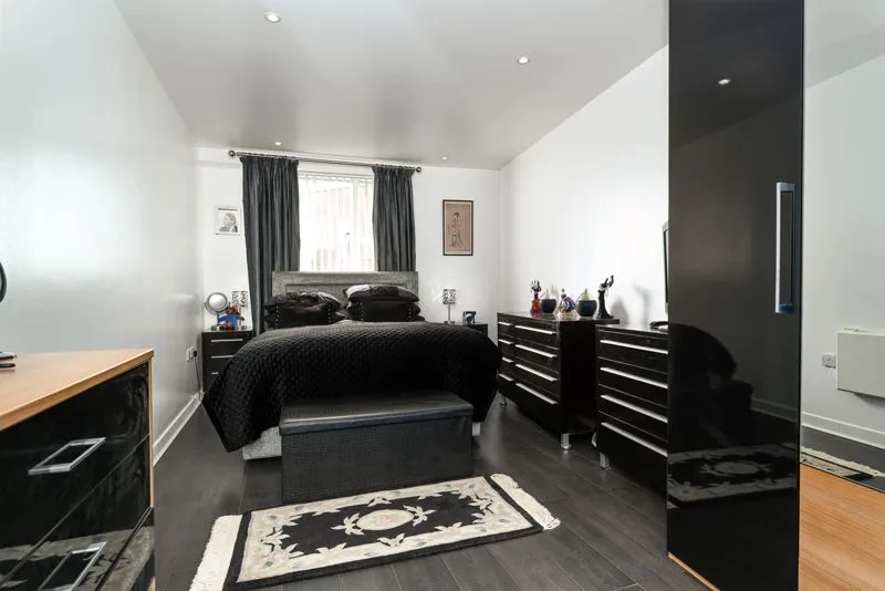 The Heart, Walton-On-Thames KT12 1GE, photo 5