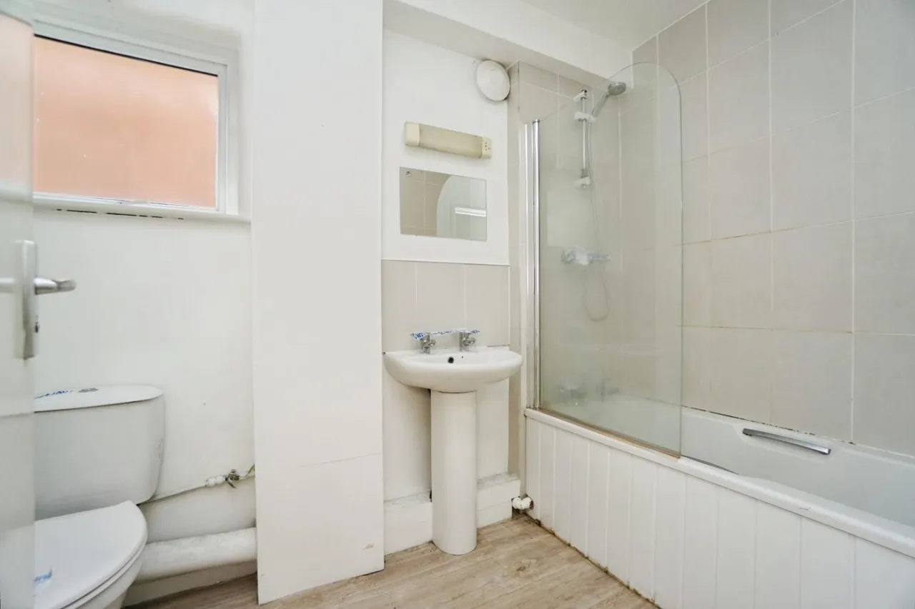 Moor End Road, Commonside, Sheffield, photo 7