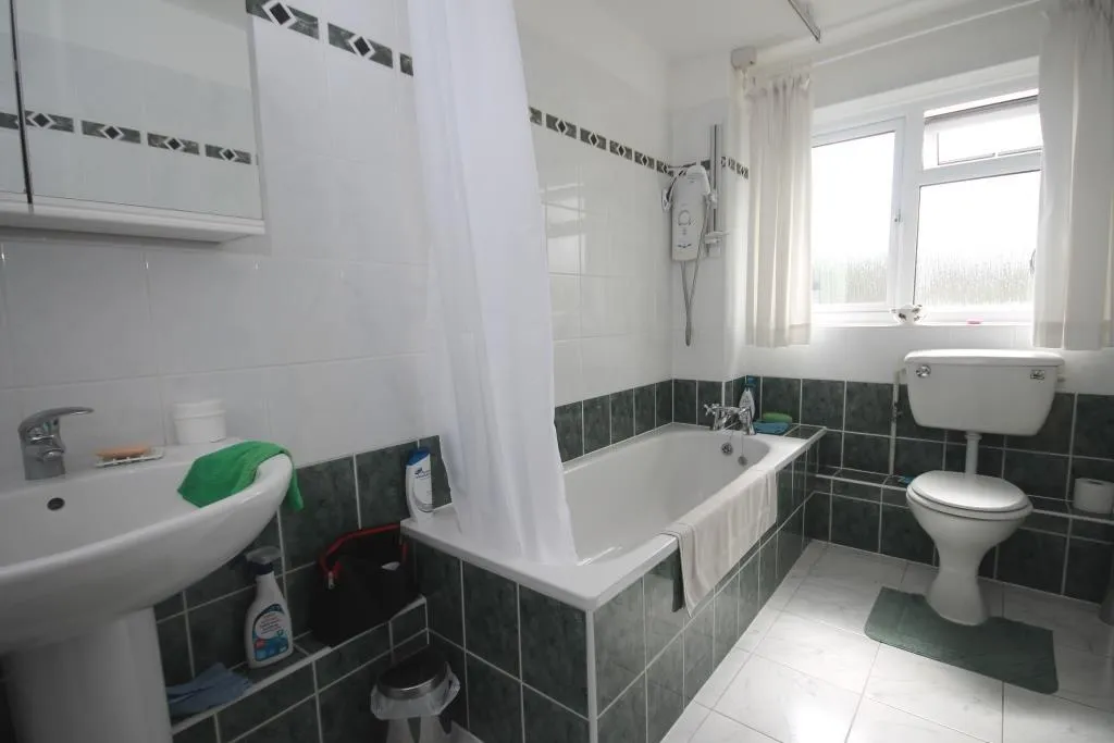 Bridge Street, Leatherhead, KT22, photo 6