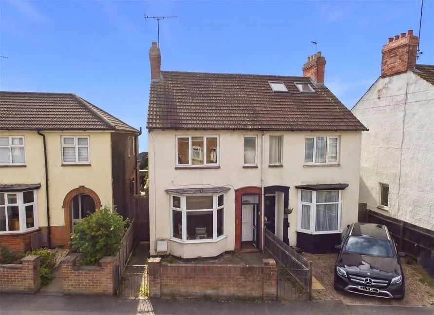 3 bed house for sale — Bath Road, Kettering, Northamptonshire, NN16