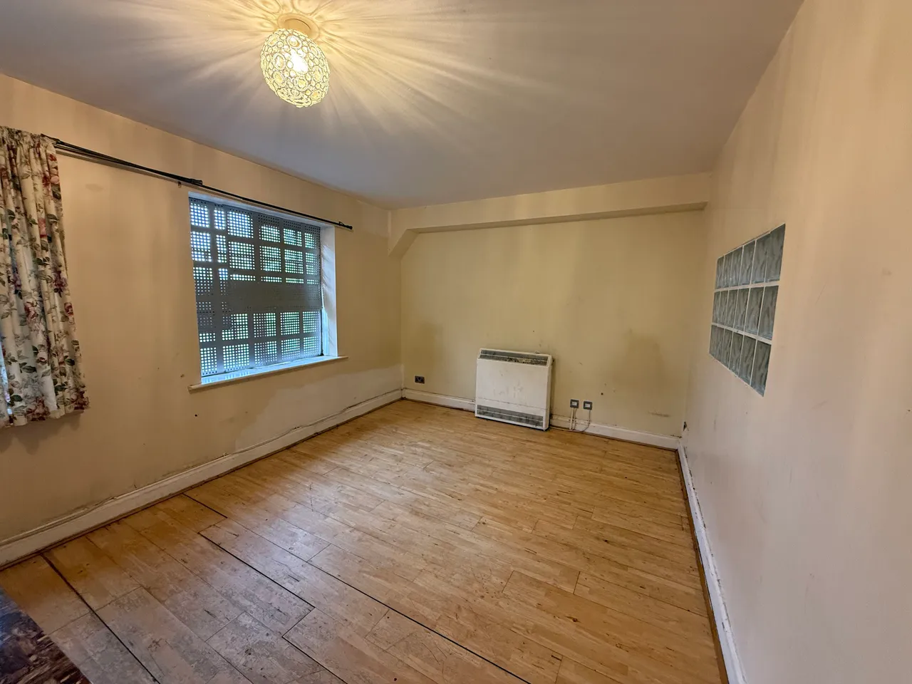Comer Crescent, Southall, UB2, photo 2