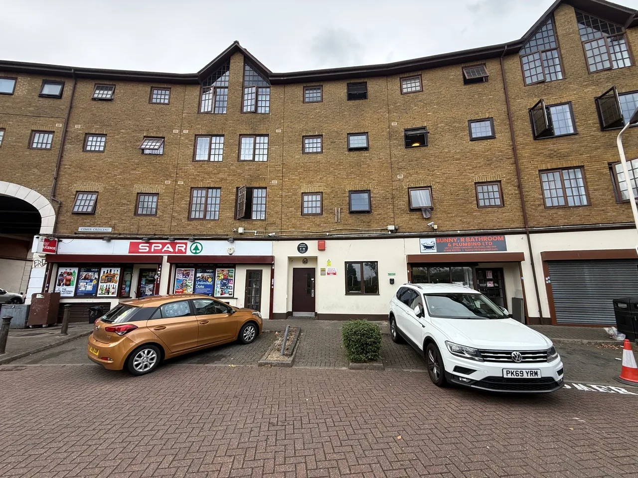 2 bed flat for sale, Comer Crescent, Southall, UB2