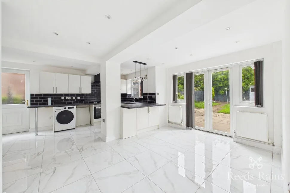 Brayton Avenue, Sale, Greater Manchester, M33, photo 3