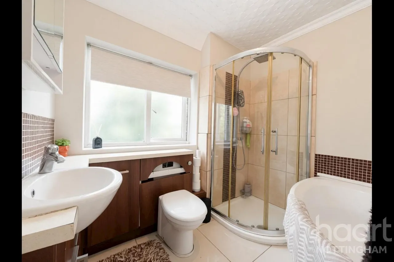 Manton Crescent, NG9, photo 11