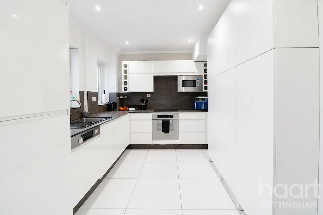 Manton Crescent, NG9, photo 4