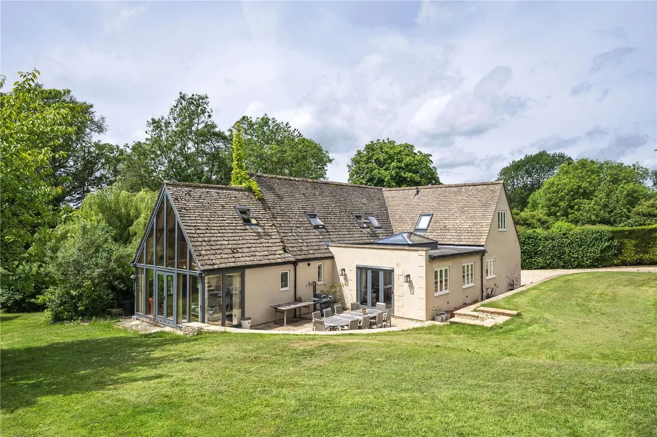 5 bed house for sale — Nether Swell, Stow on the Wold, Cheltenham, Gloucestershire, GL54 1JZ