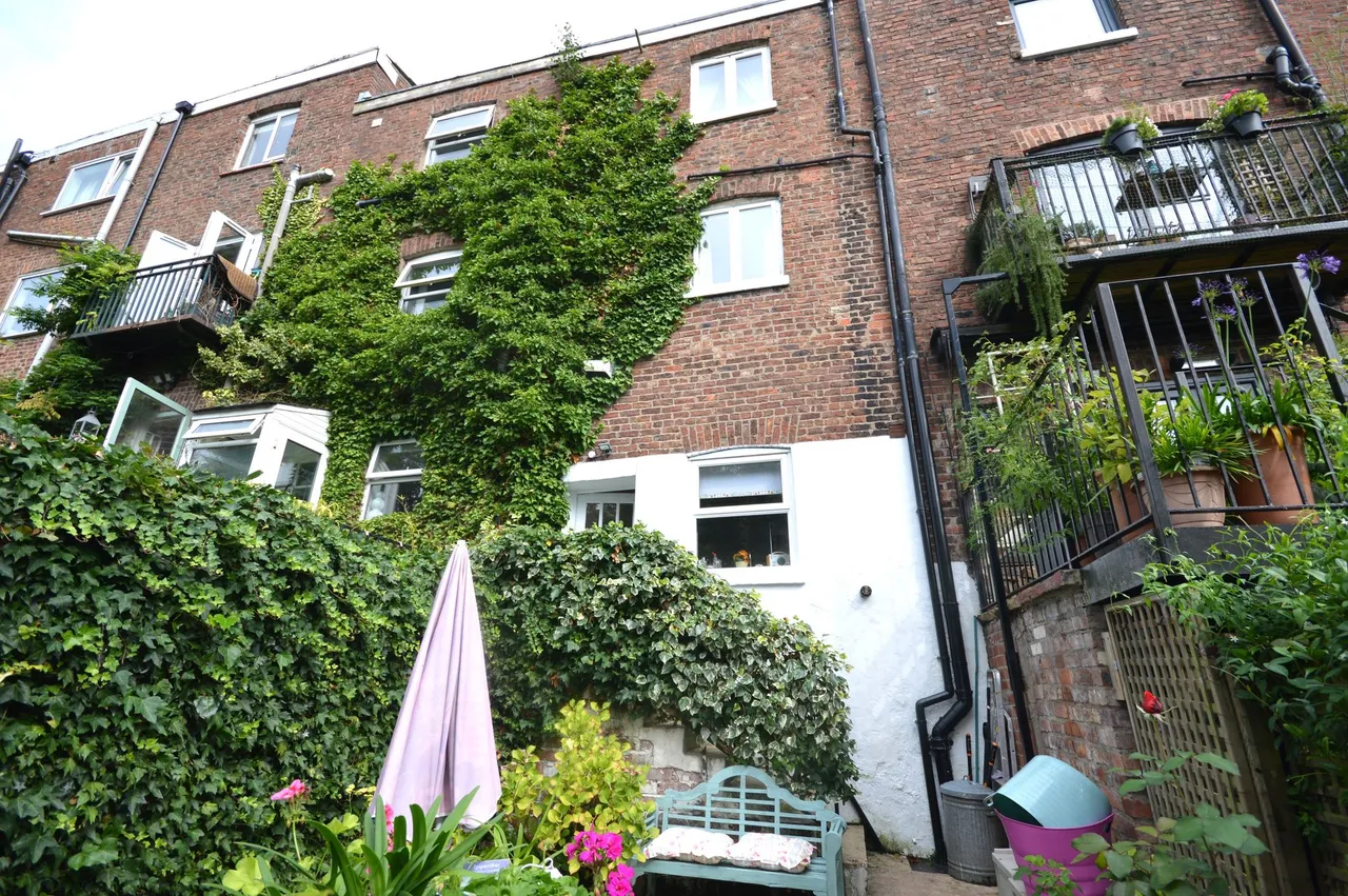 Vale Close, Stockport, photo 25
