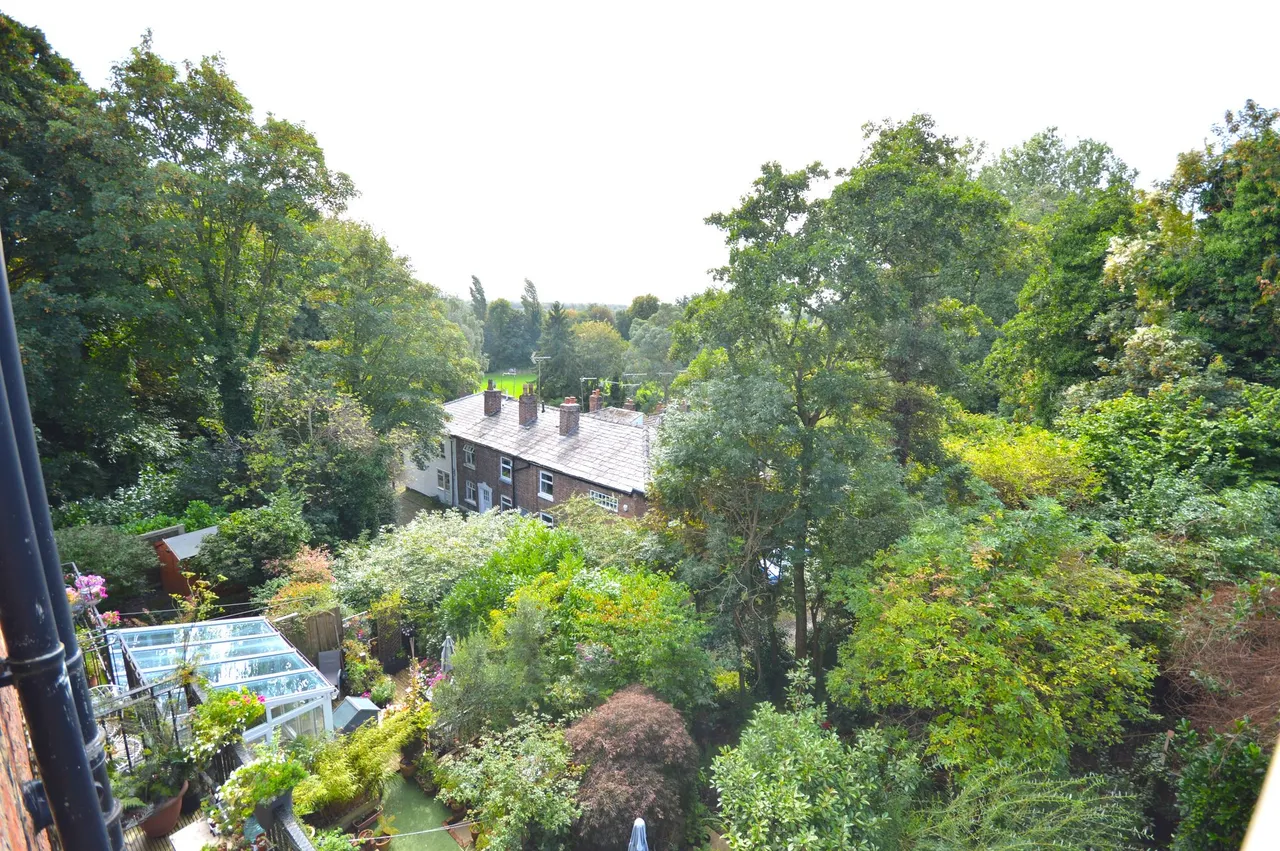 Vale Close, Stockport, photo 26
